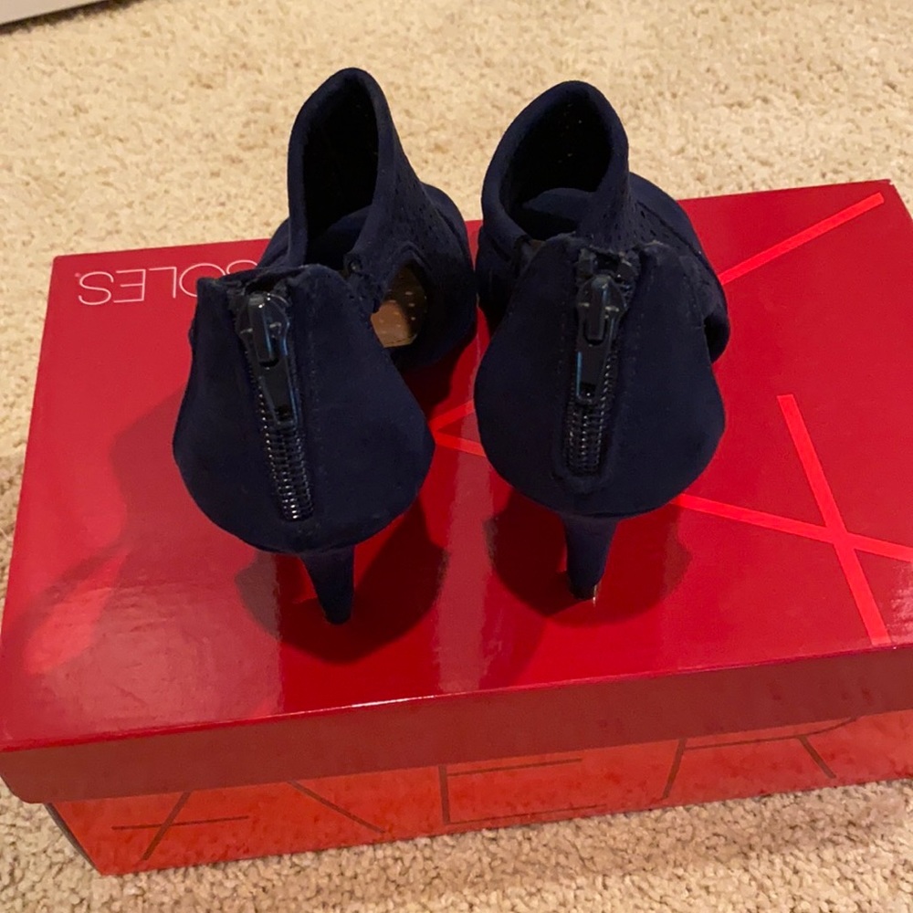 Shoes - Picture 3 of 6